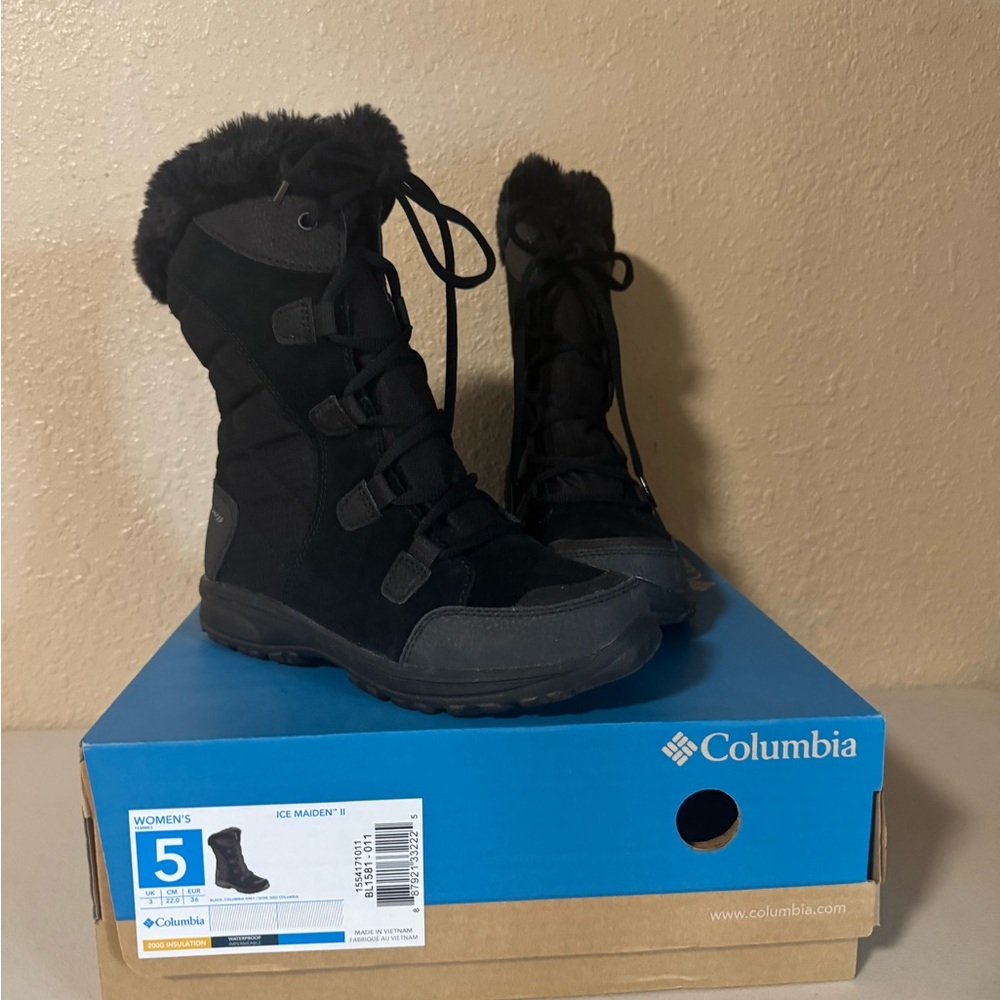 Columbia Black Women's Insulated Lace-Up Winter Boots with Faux Fur Cuff
